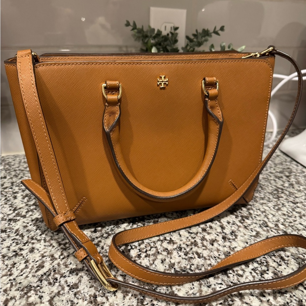 Tory Burch Emerson Small Zip Tote- Like New